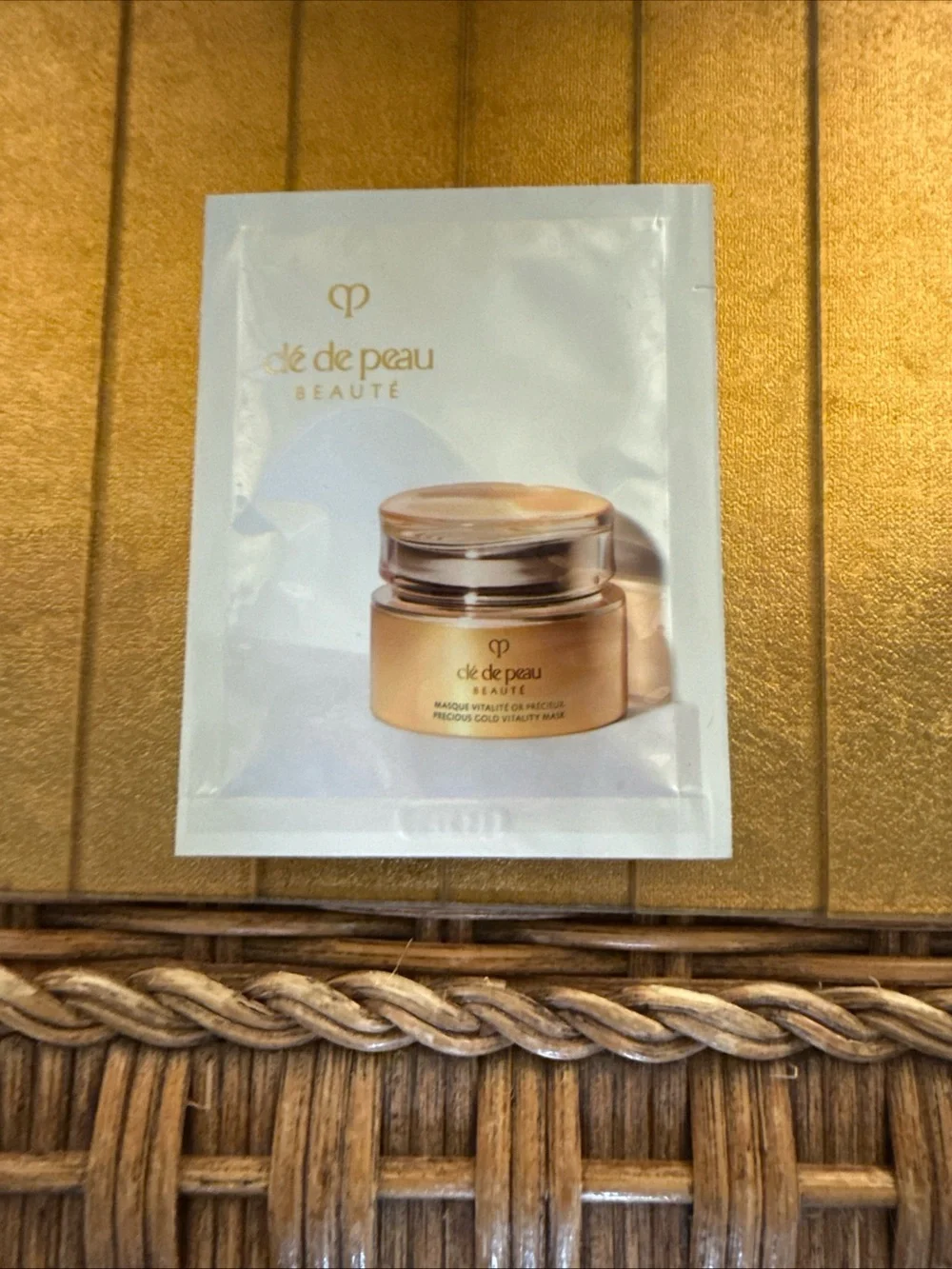 Cle de peau precious gold vitality mask x9